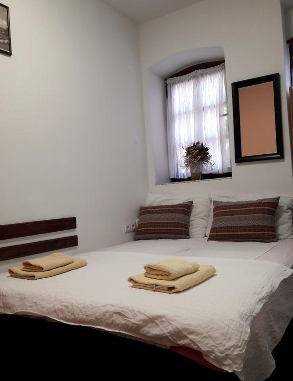 אוהריד Chardak Apartments מראה חיצוני תמונה
